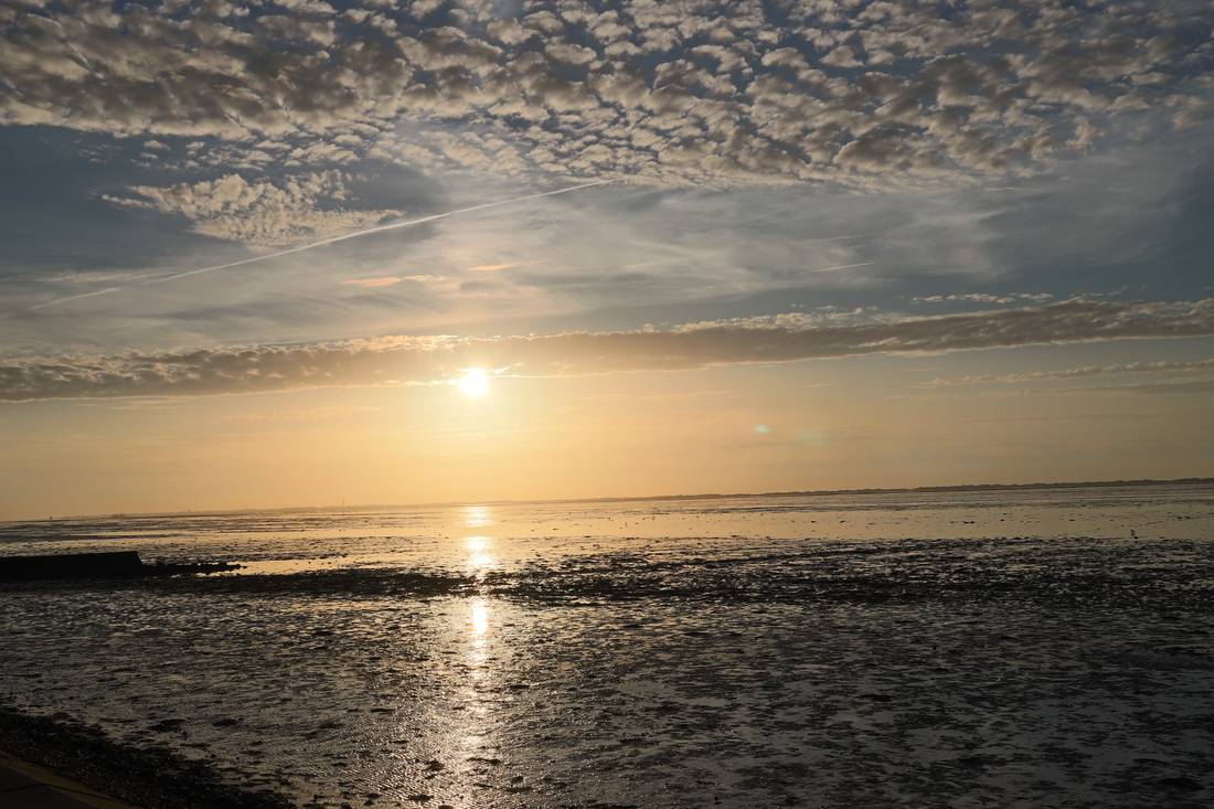 Sonnenuntergang über dem Wattenmeer